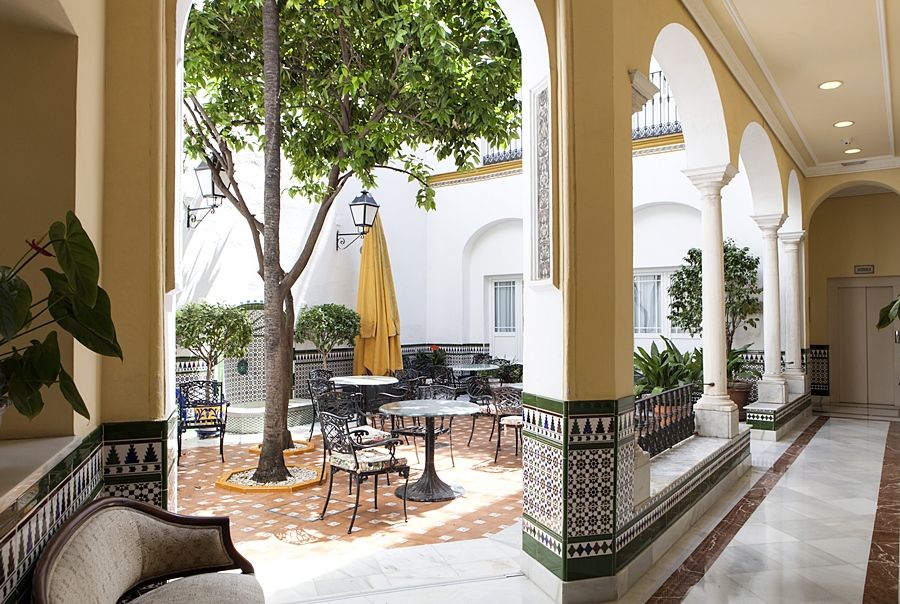 Hotel Cervantes Sevilla Bagian luar foto