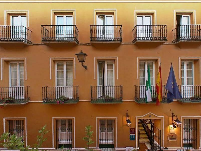 Hotel Cervantes Sevilla Bagian luar foto